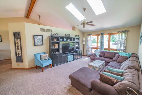 3202 Biscayne Rd, Mchenry, IL 60050 photo 4