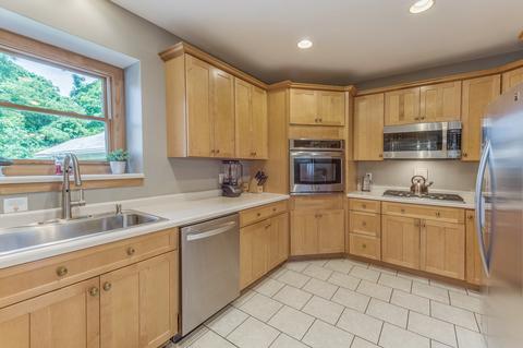 422 Elm St, Elgin, IL 60123 photo 11