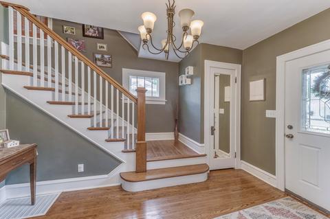 422 Elm St, Elgin, IL 60123 photo 3