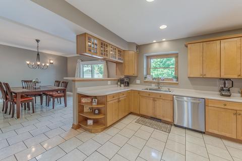 422 Elm St, Elgin, IL 60123 photo 12
