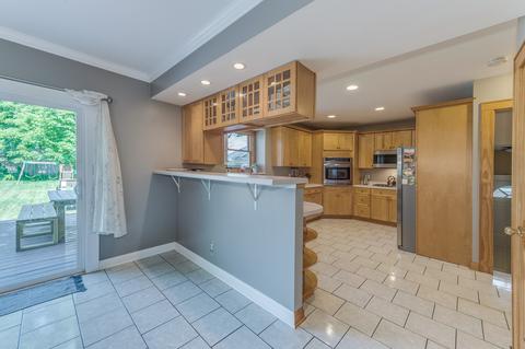 422 Elm St, Elgin, IL 60123 photo 9