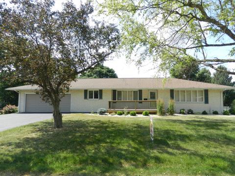 650 E 1st St, El Paso, IL 61738 photo 1