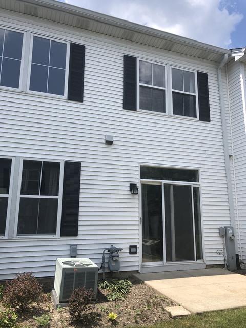 2875 Falling Waters Ln, Lindenhurst, IL 60046 photo 2
