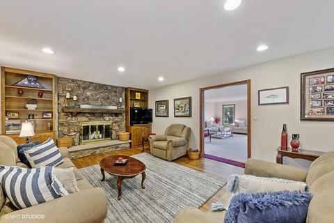 2806 Deerfield Ln, Rolling Meadows, IL 60008 photo 11