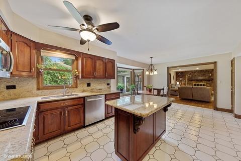 2806 Deerfield Ln, Rolling Meadows, IL 60008 photo 9