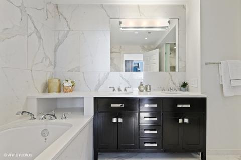 21 E Huron St #3804, Chicago, IL 60611 photo 12
