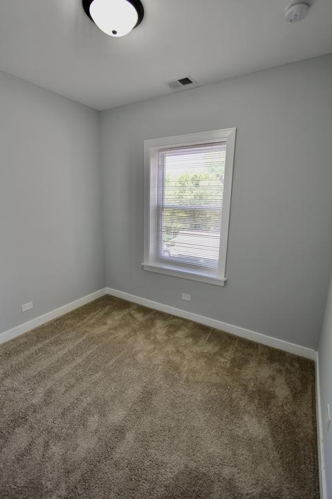 7531 S Champlain Ave, Chicago, IL 60619 photo 16