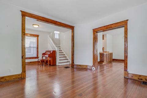 701 E Market St, Bloomington, IL 61701 photo 2
