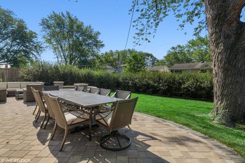 551 Debra Dr, Des Plaines, IL 60016 photo 24