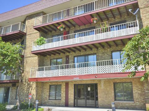 5400 Astor Ln #401, Rolling Meadows, IL 60008 photo 1