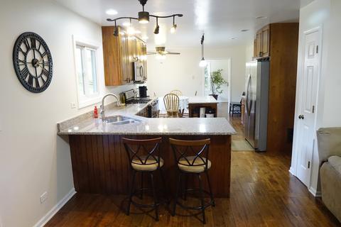160 Barnes Rd, Elgin, IL 60123 photo 11