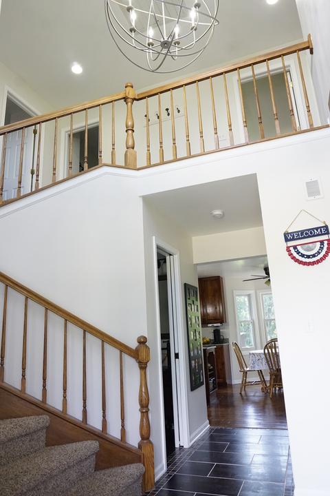 160 Barnes Rd, Elgin, IL 60123 photo 3