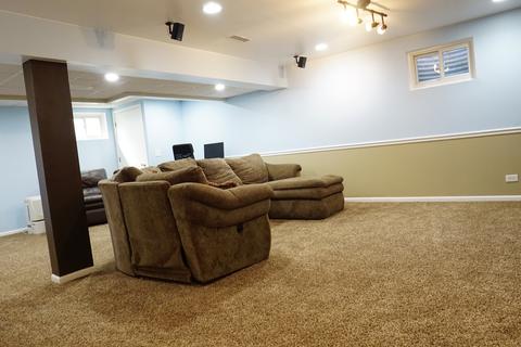 160 Barnes Rd, Elgin, IL 60123 photo 22