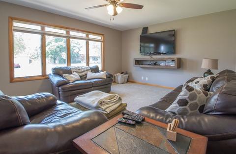 550 E 6th St, El Paso, IL 61738 photo 4