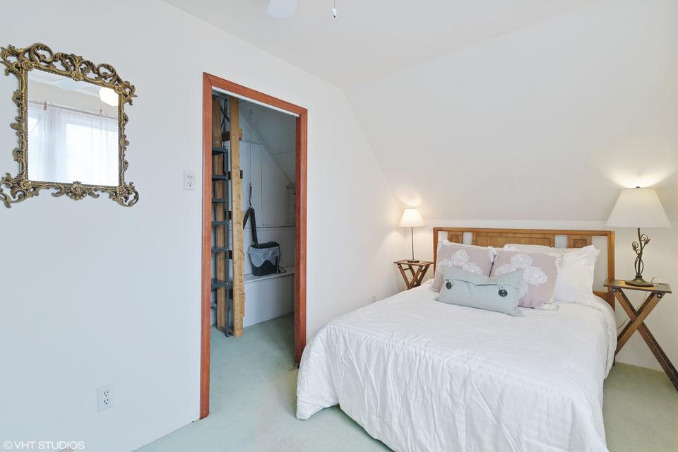  2117 W Bradley Pl, Chicago, IL 60618 photo 22