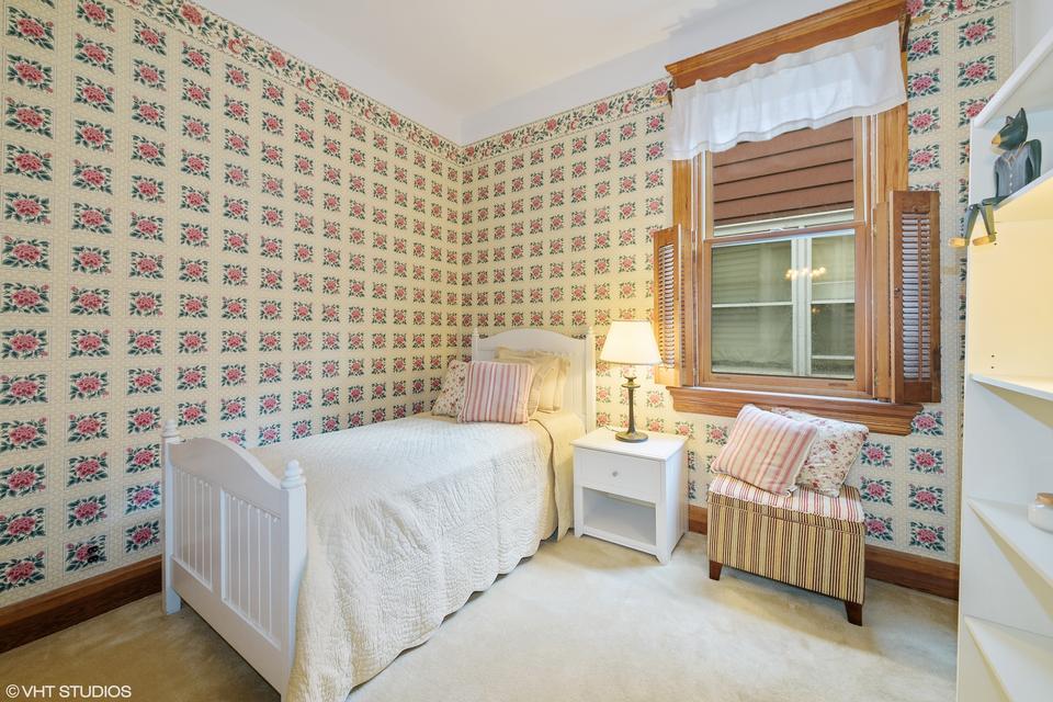  2117 W Bradley Pl, Chicago, IL 60618 photo 10