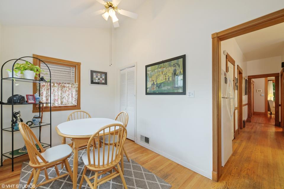  2117 W Bradley Pl, Chicago, IL 60618 photo 17