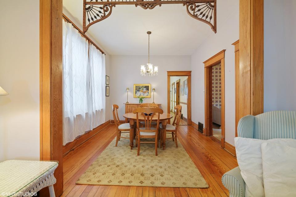  2117 W Bradley Pl, Chicago, IL 60618 photo 7