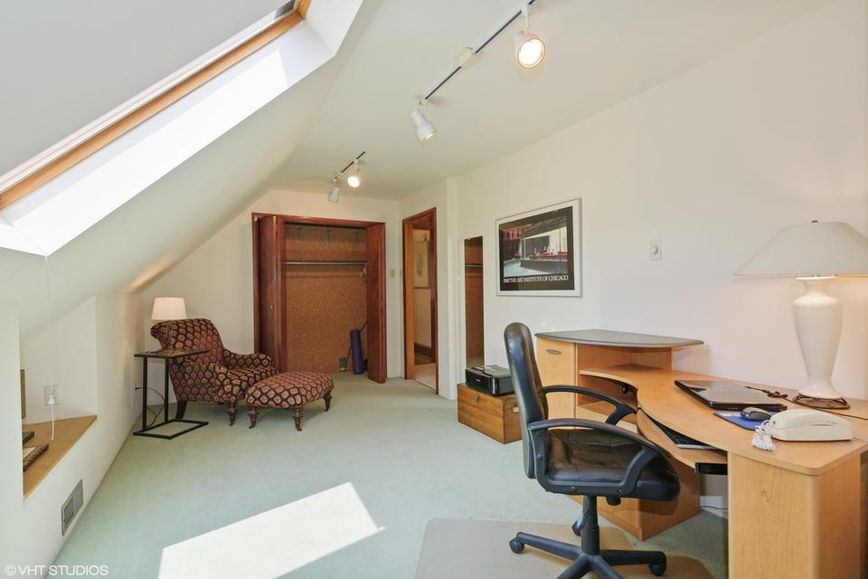  2117 W Bradley Pl, Chicago, IL 60618 photo 23