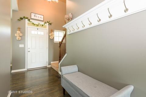 858 Oak Ridge Blvd, Elgin, IL 60120 photo 2