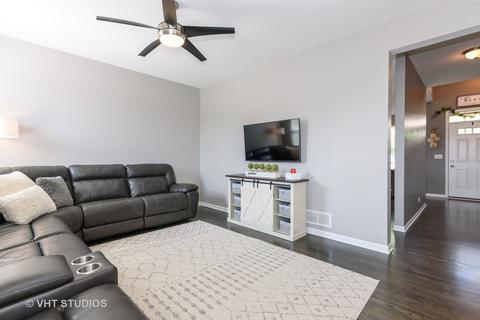 858 Oak Ridge Blvd, Elgin, IL 60120 photo 6