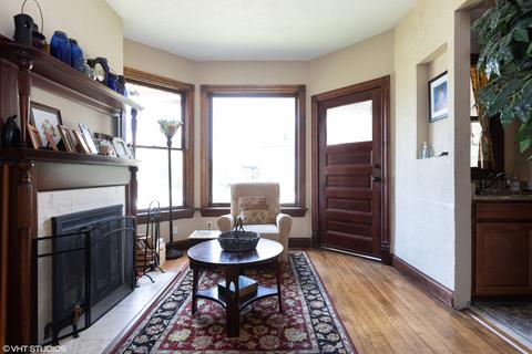 402 S 4th St, Aurora, IL 60505 photo 8