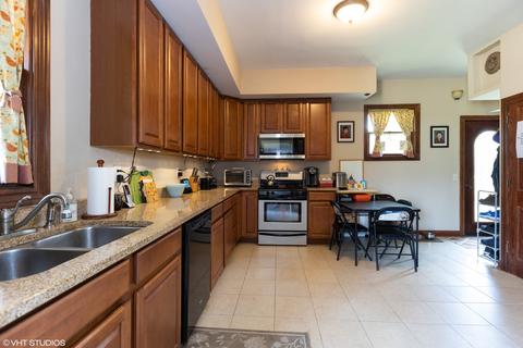 402 S 4th St, Aurora, IL 60505 photo 5