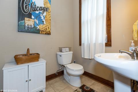 402 S 4th St, Aurora, IL 60505 photo 16