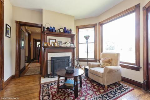 402 S 4th St, Aurora, IL 60505 photo 9