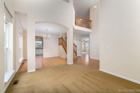 571 Suncrest Dr, Aurora, IL 60506 photo 3