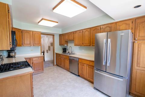 6 Willow Trl, Wheeling, IL 60090 photo 3