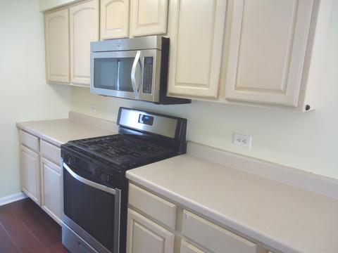 1527 Mohawk Dr, Wheeling, IL 60090 photo 3