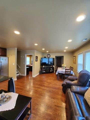 1070 S Wolf Rd, Des Plaines, IL 60016 photo 4