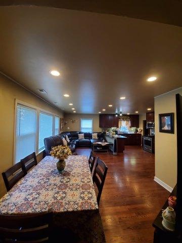1070 S Wolf Rd, Des Plaines, IL 60016 photo 3