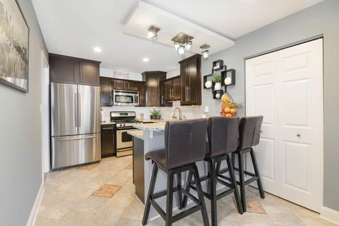 1408 Bayside Dr, Wheeling, IL 60090 photo 4