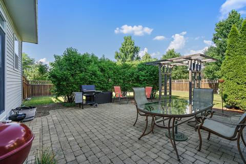 684 Suncrest Dr, Aurora, IL 60506 photo 24