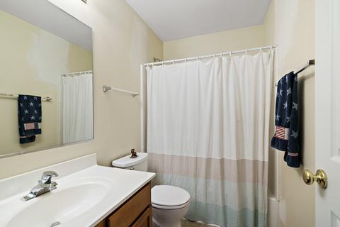684 Suncrest Dr, Aurora, IL 60506 photo 20