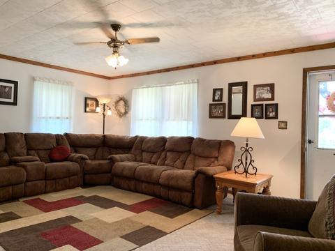 408 E Roosevelt Ave, Onarga, IL 60955 photo 3