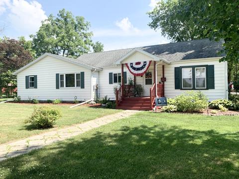 408 E Roosevelt Ave, Onarga, IL 60955 photo 1