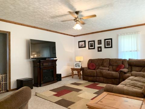 408 E Roosevelt Ave, Onarga, IL 60955 photo 4