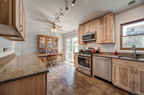 301 Vista Dr, Bolingbrook, IL 60490 photo 10