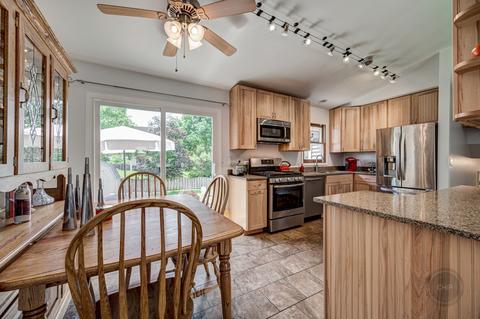 301 Vista Dr, Bolingbrook, IL 60490 photo 12