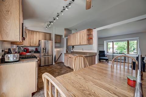 301 Vista Dr, Bolingbrook, IL 60490 photo 8