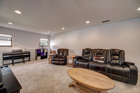 301 Vista Dr, Bolingbrook, IL 60490 photo 14