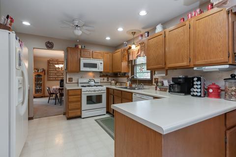 3200 W Bretons Dr, Mchenry, IL 60050 photo 5