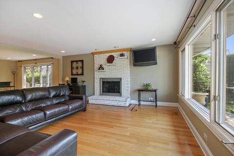 8454 S Park Ave, Burr Ridge, IL 60527 photo 6