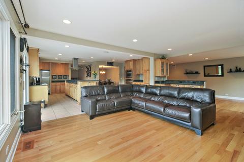 8454 S Park Ave, Burr Ridge, IL 60527 photo 5