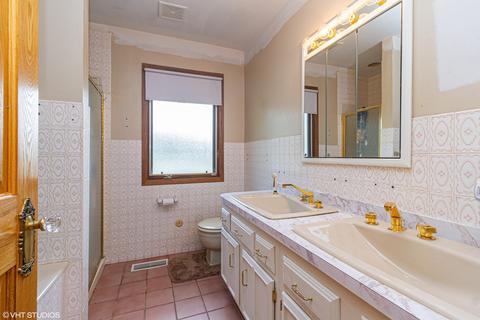 8454 S Park Ave, Burr Ridge, IL 60527 photo 20