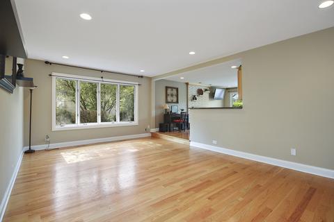 8454 S Park Ave, Burr Ridge, IL 60527 photo 2