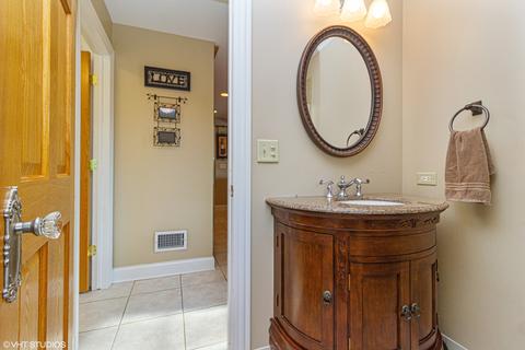 8454 S Park Ave, Burr Ridge, IL 60527 photo 15